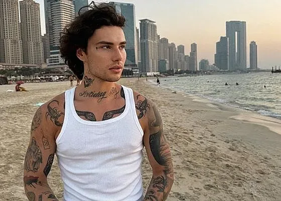 Голяма изненада! Инфлуенсър влезе в армията