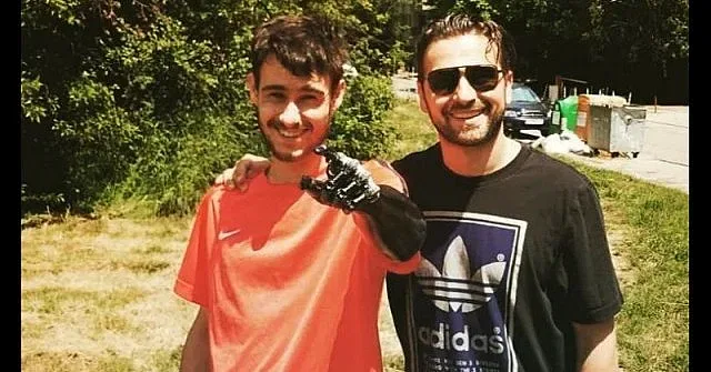 Нов живот за Иво Карамански-младши! Подаръкът от Александър Сано