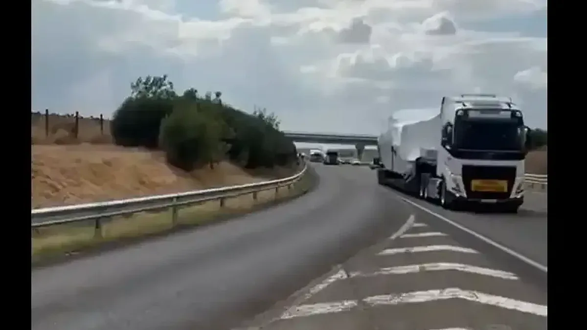 Извънредно! Военен конвой на "Тракия" /ВИДЕО/