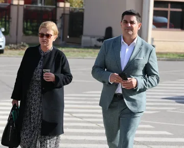 Бивша депутатка на Слави се изповяда в съда за Радостин Василев