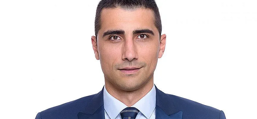 Новият кмет на Пазарджик отвори шампанското при 27,37% преброени гласове