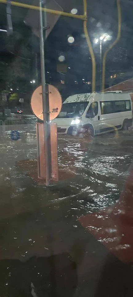 Започна се! "Киарън" потопи Перник (ВИДЕО)