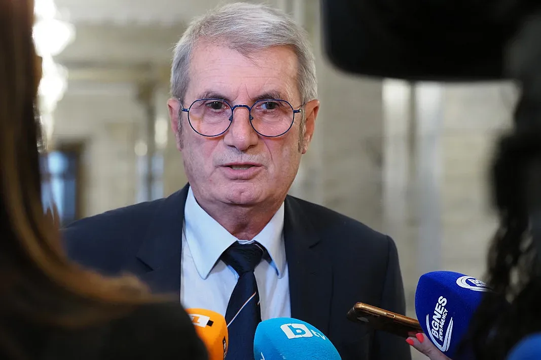 Здравният министър реагира на призива на Пеевски, забрани износа на инсулин