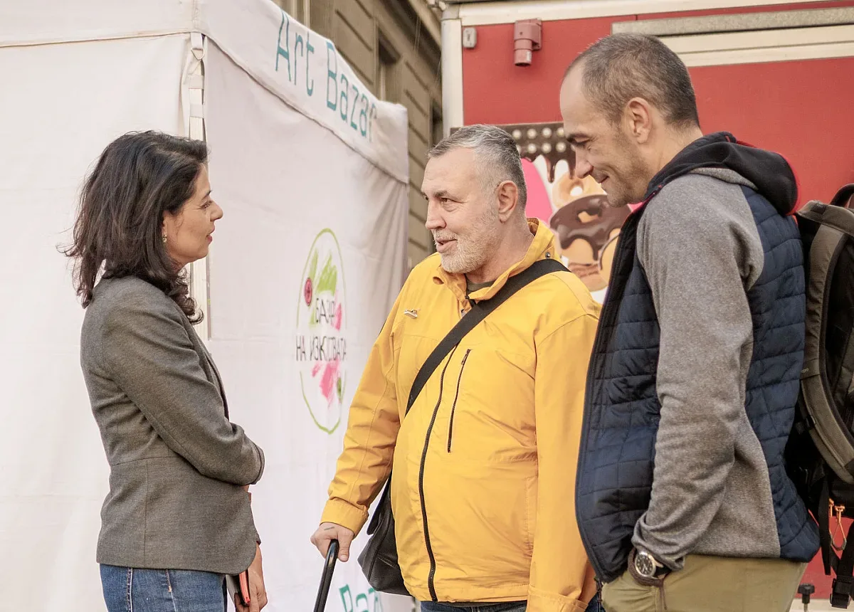 Ваня Григорова отиде на площада и получи аплодисменти