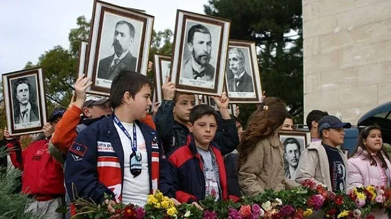 Церемонии отбелязват Деня на народните будители