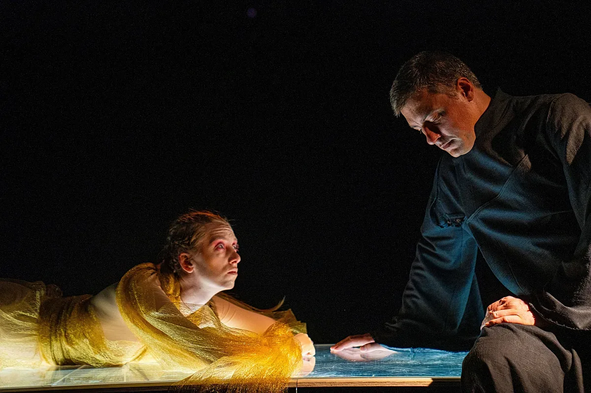 На 1 ноември Народният театър представя  „Антихрист. Глави VIII, X, XI“ по Емилиян Станев