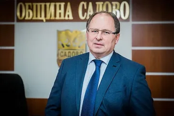 Кмет спечели четвърти мандат с живковски резултат