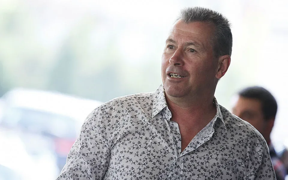 Майкъла избухна: Един полуидиот не може да спре ремонта на "Армията"