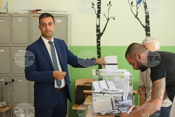 Деян Николов гласува за по-справедлива София
