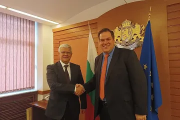 Бъдещето на соята. Американец разказва на министър Вътев