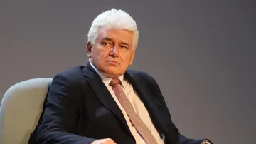 Проф. Пламен Киров: Радев грубо гази Конституцията