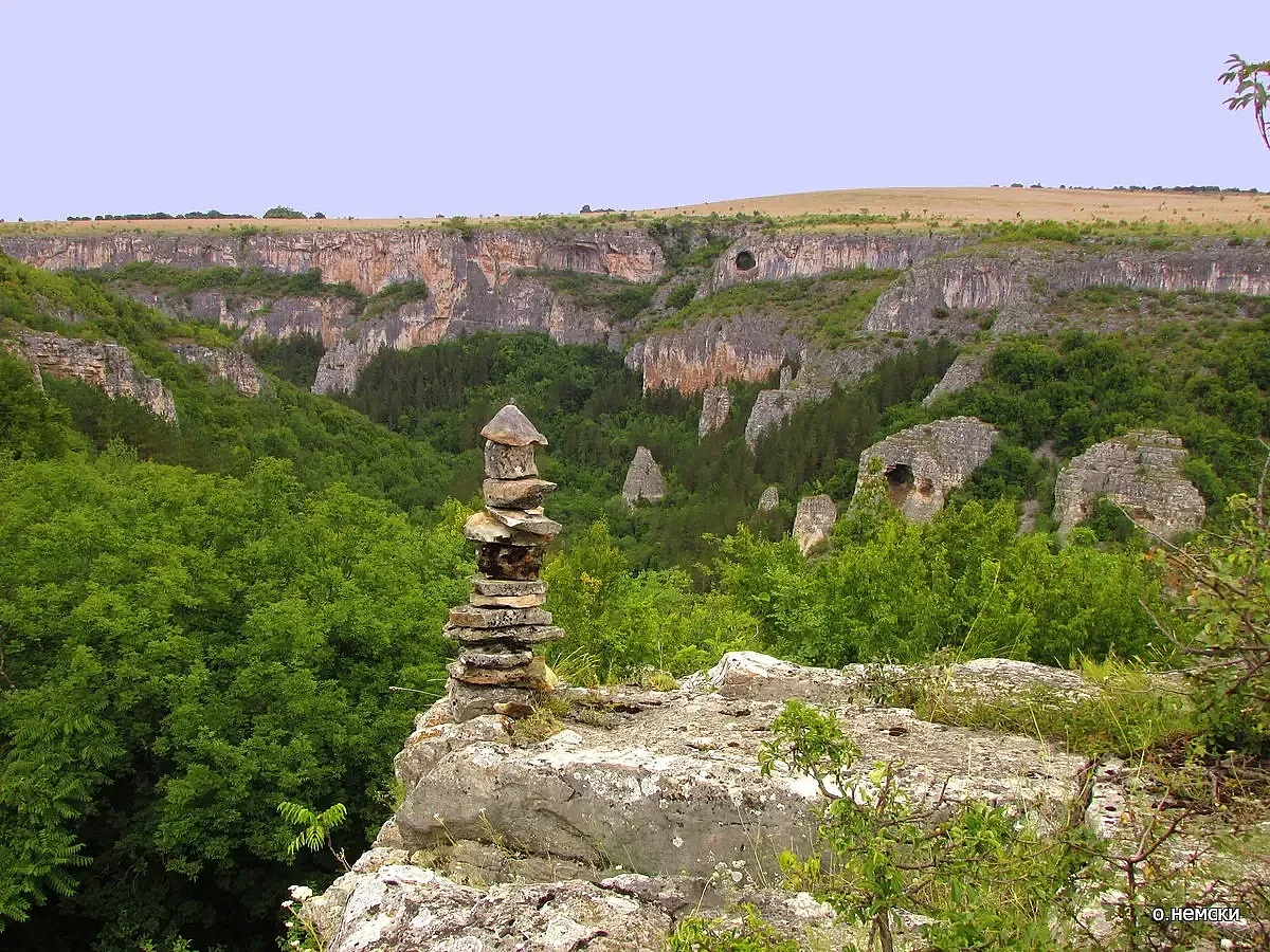 В царството на пещерите! Домино от атракции
