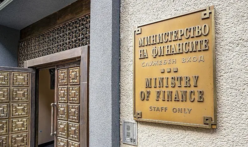 Обрат с бюджета! Рекорден ръст на заплатите по министерства