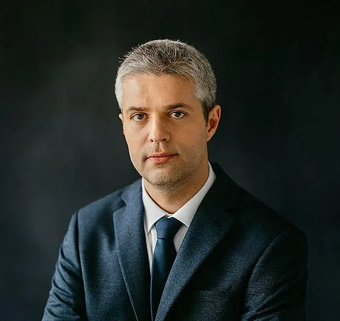 Благомир Коцев за аферата с машините: Изплашиха се, че губят и спретнаха "черен петък"