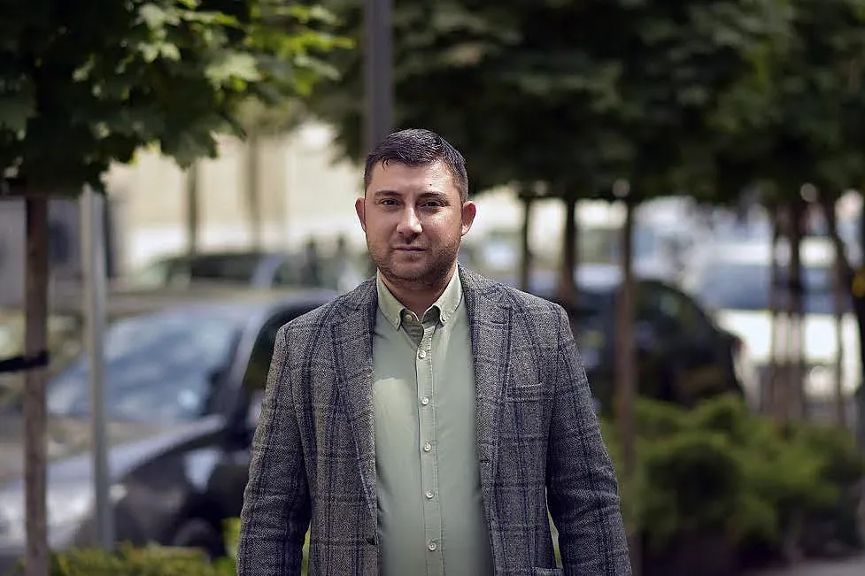 Контрера: Общински жилища за медици, полицаи и шофьори в градския транспорт