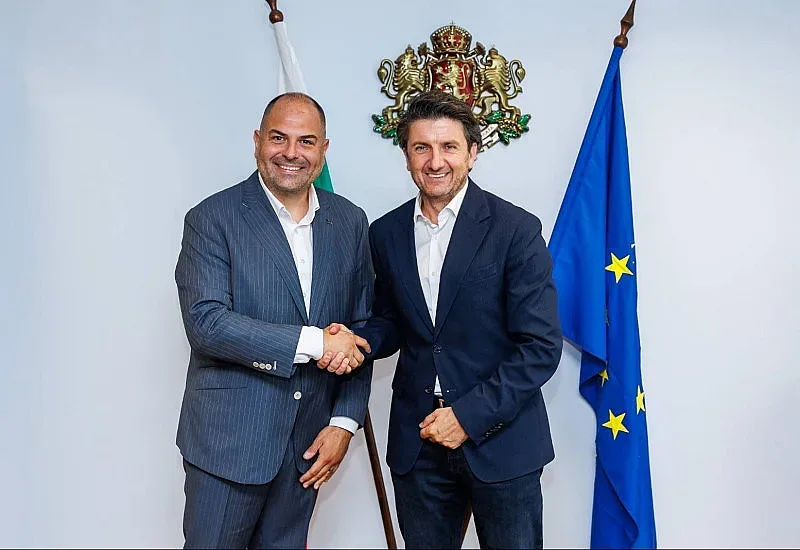 Министър Боршош на знакова среща. Ще летим ли отново до Ню Йорк