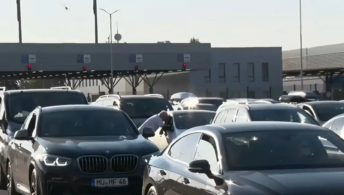 Опашки се вият на Капитан Андреево. Граничарите едва смогват