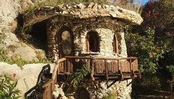 Уникален парк от приказките смайва в близост до София