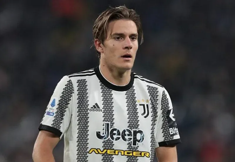 Скандалът в италианкия футбол се разраства. Как хазартът закопа Фаджоли