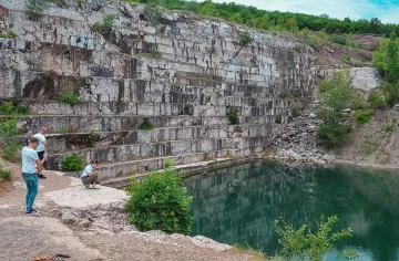 Чували ли сте за Мраморното езеро? Водата в него е дъждовна