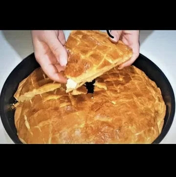 Няма по-вкусно от лятата баница с кисело мляко
