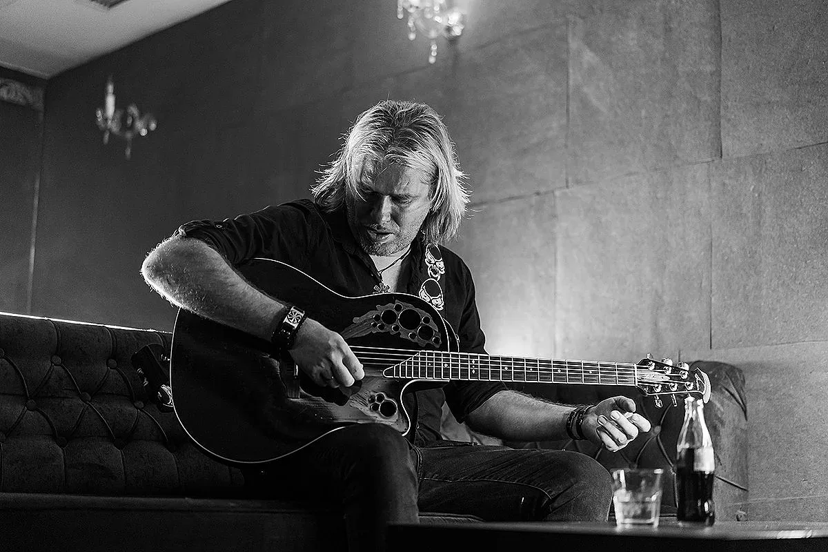 Der Hunds представят: Hurricane