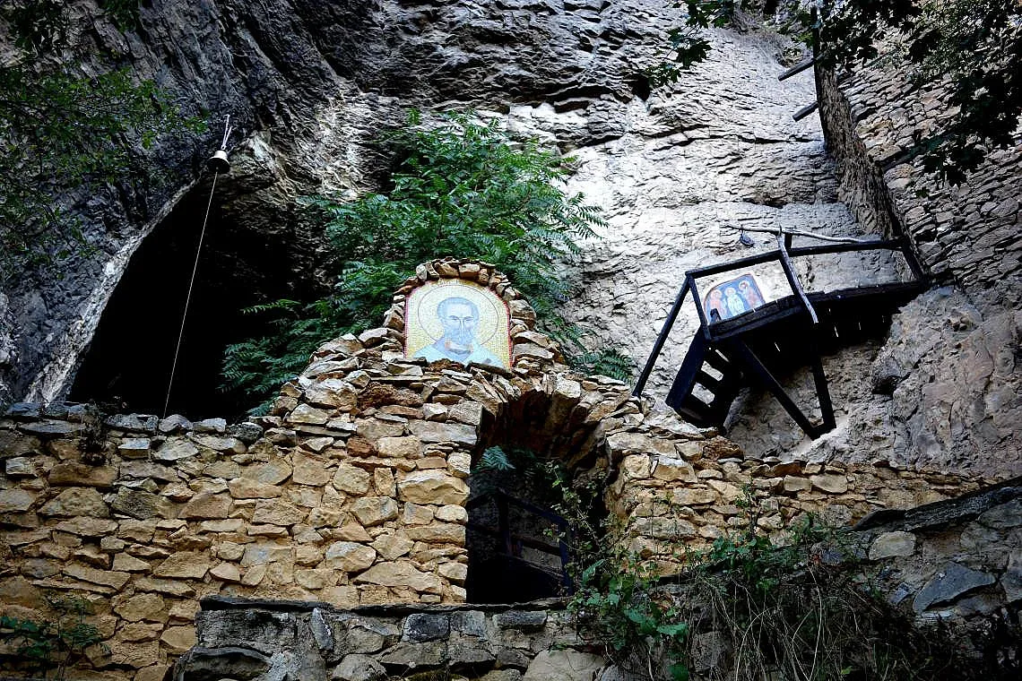 Чудото на манастира "Свети Никола". Легенди за кръстоносци