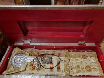 Чудо в София! Опашка за мощите на пазител на България