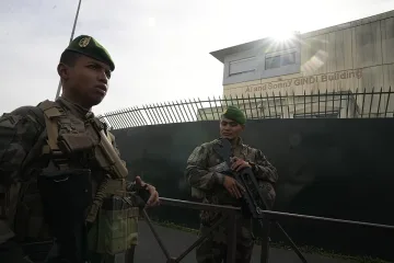 7000 военни патрулират във Франция. Какво става?