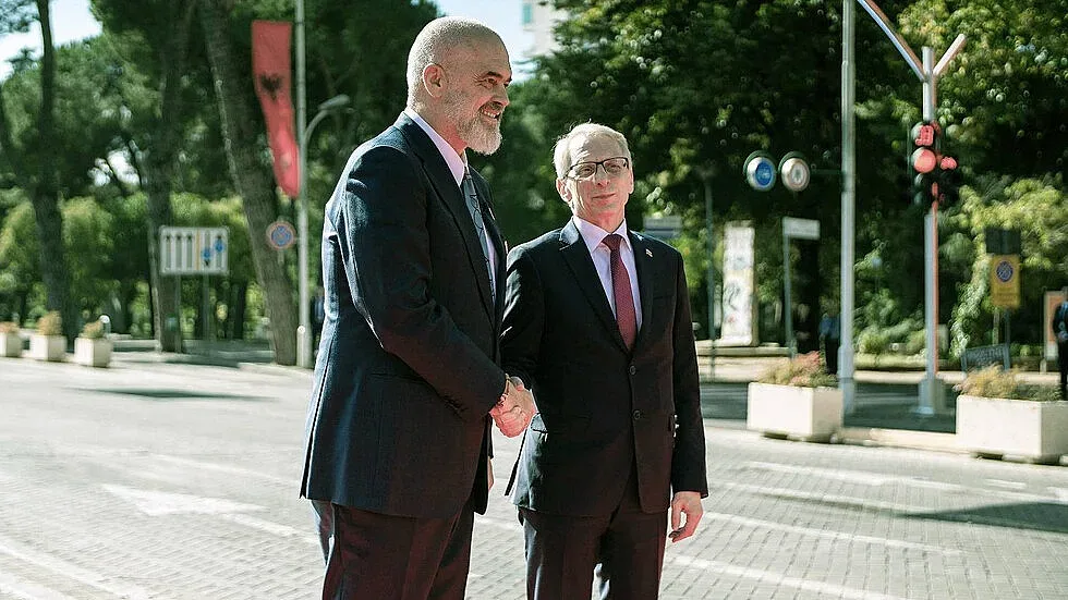 Денков: Имаме право да налагаме такса върху руския газ