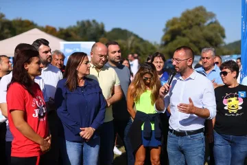 Хекимян зове за повече инвестиции в спортни зали и игрища