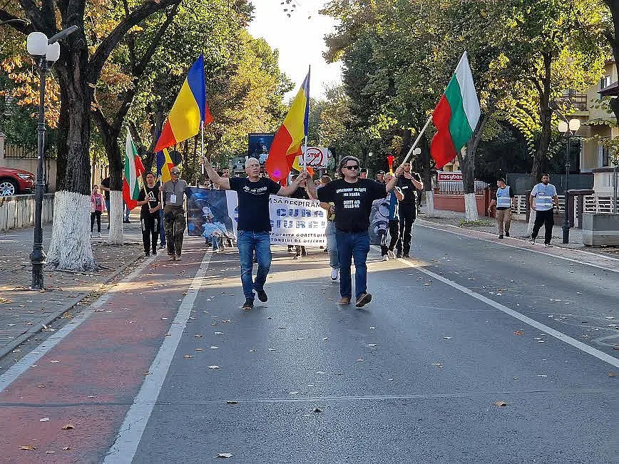 Жителите на Русе и Гюргево заедно в протест срещу инсинератора