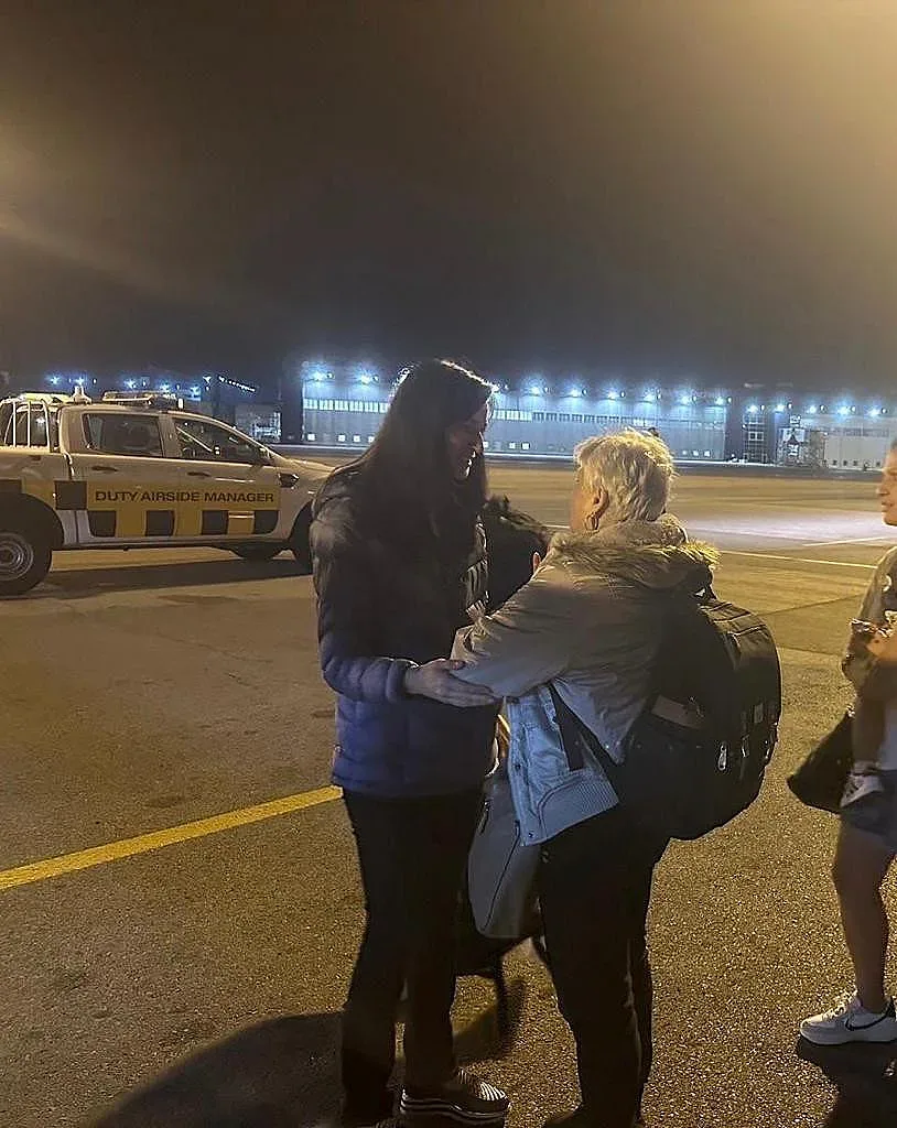 Мария Габриел посрещна нови 96 души евакуирани от Израел