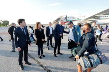 Изненада на летището за българите от Израел. Първи думи на нашенците
