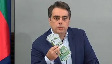 Революция! Задължиха банките да махнат такси, вдигат заплати