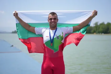 В новия брой на Стандарт. Емил Нейков по пътя на знаменитата си майка