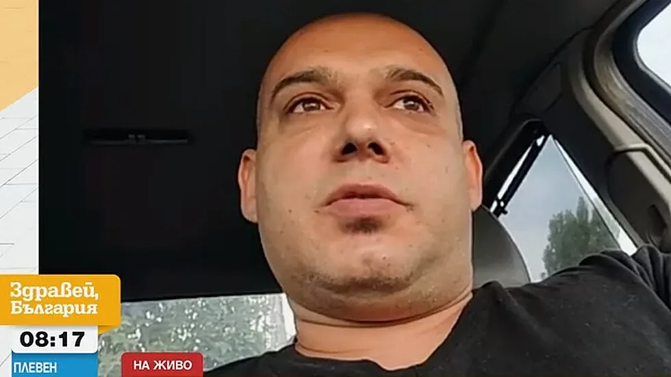 Проговори и бащата на нарязаното момиче. Кървави следи до 4-ия етаж