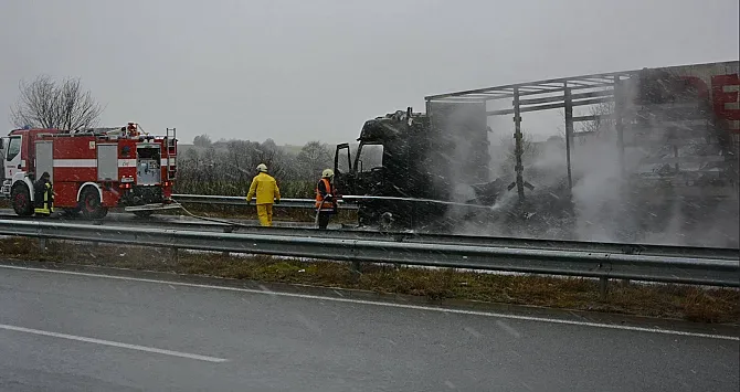 ТИР се запали на АМ "Марица". Адско задръстване