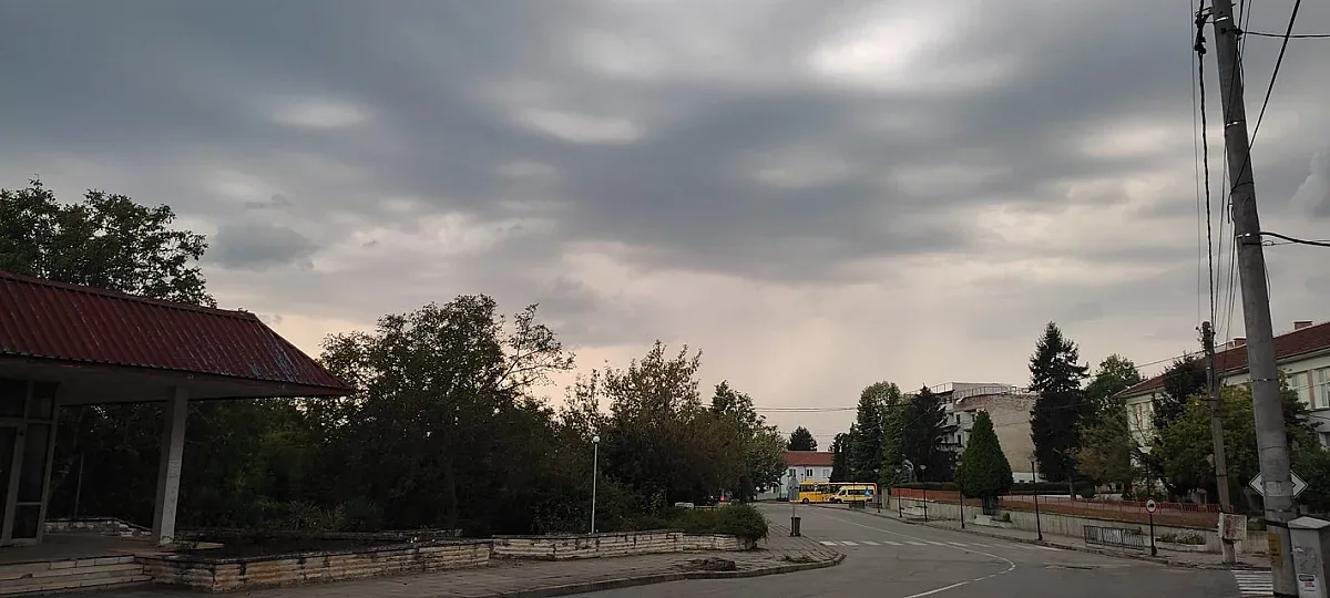Почна се! Кула си изпати, бурята пълзи