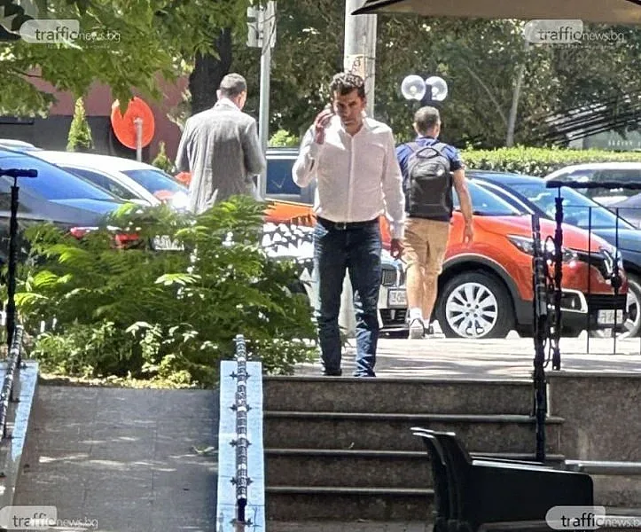 Шах! Къде хванаха Кирил Петков