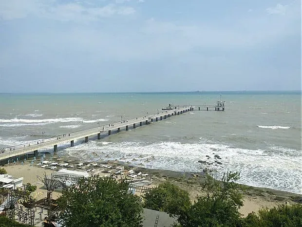 Туристите в Созопол се побъркаха! Какво става на плажа