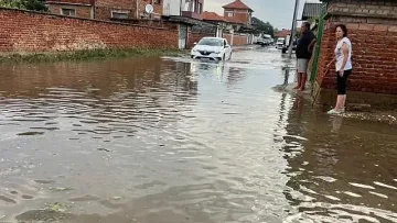 Страховит потоп у нас! Един град под вода