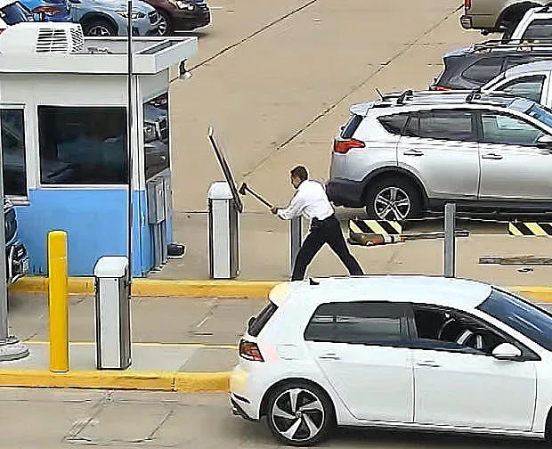 Пилот си изтърва нервите! Ето какво направи на международно летище