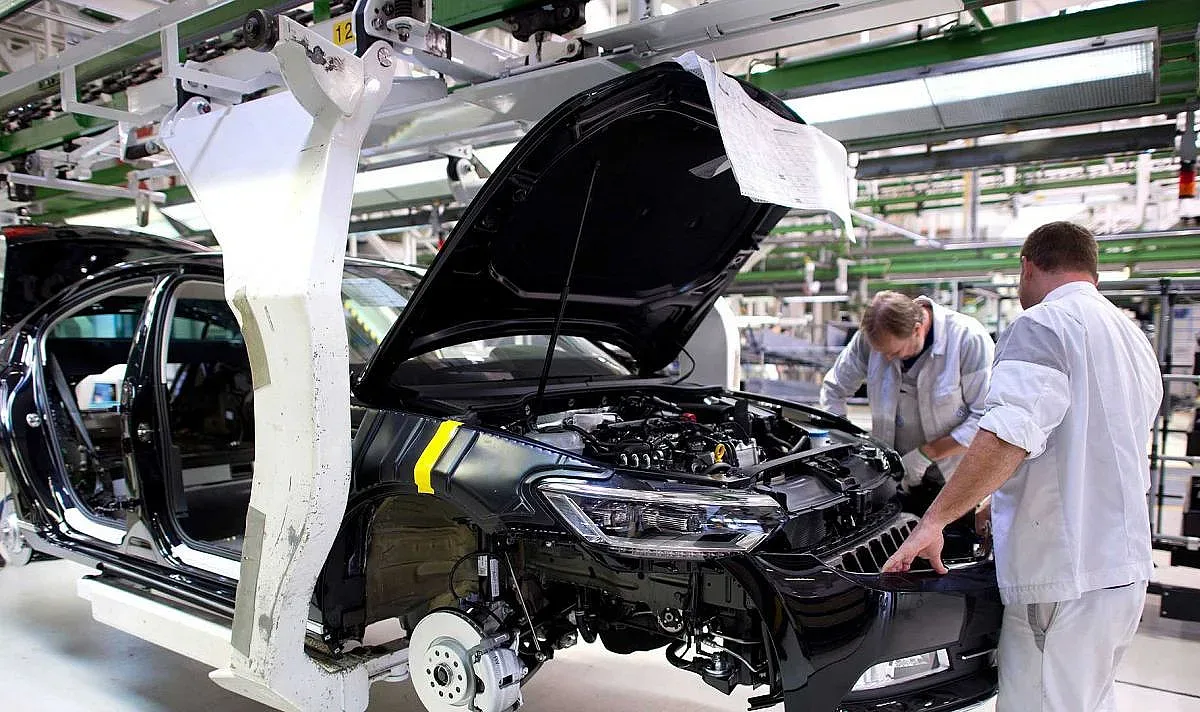 Идва заместникът на култова кола! Кой го показа