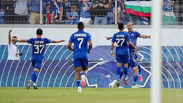 Левскарите сринаха системата и напълниха стадиона!