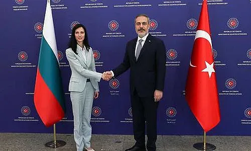 Мария Габриел със знак към Анкара. Най-важната новина