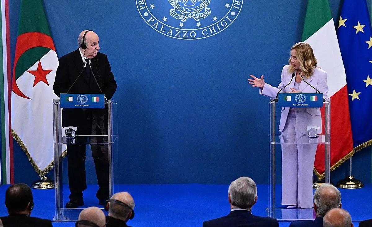 Алжирският президент с неуспешен опит за дипломатически трик в Италия