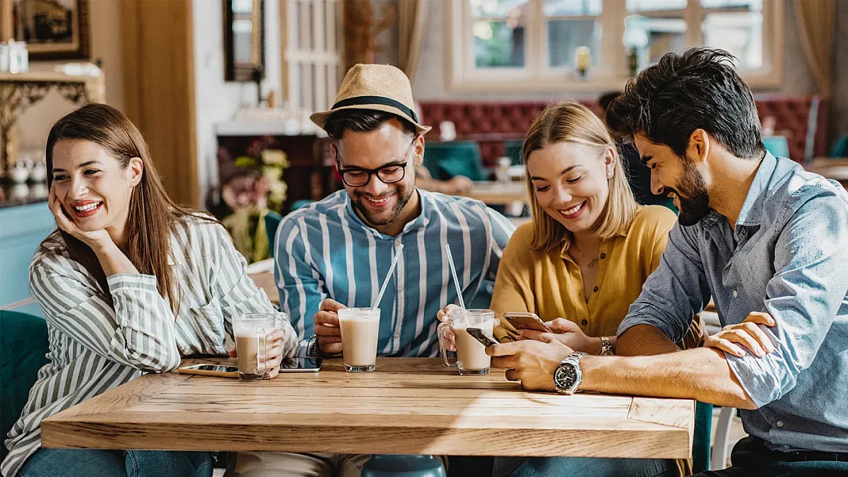 Мигновените преводи по мобилен номер на УниКредит Булбанк без такса до края на годината