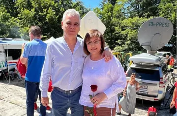 Нинова се скри в Гърция. Празнува нещо много специално