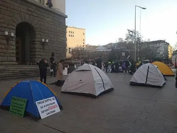 Синдикат “Защита” с подновени протести